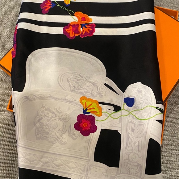 Authentic Hermes silk scarf - Picture 13 of 16